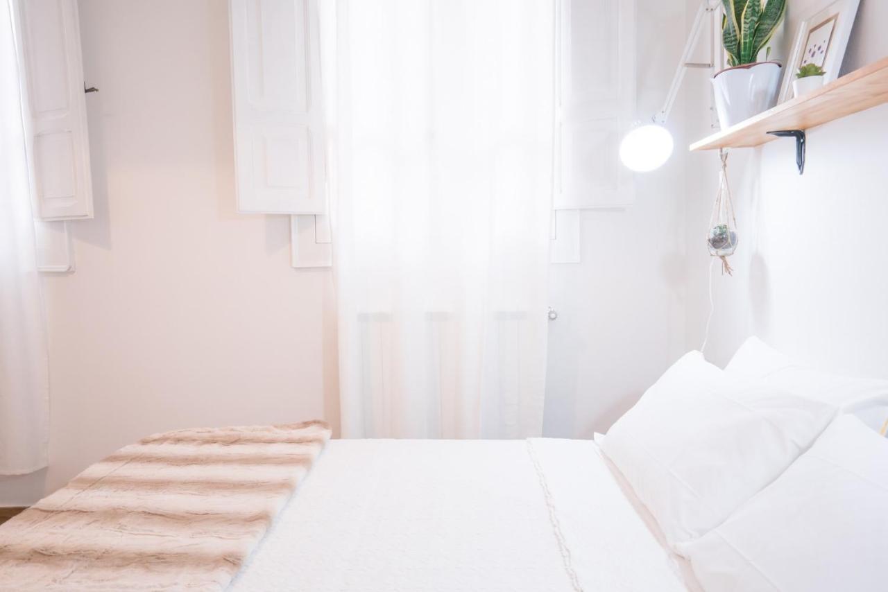 Minimalist Chic A Villanova 3Bdr - 2Bth - Wifi カリアリ エクステリア 写真