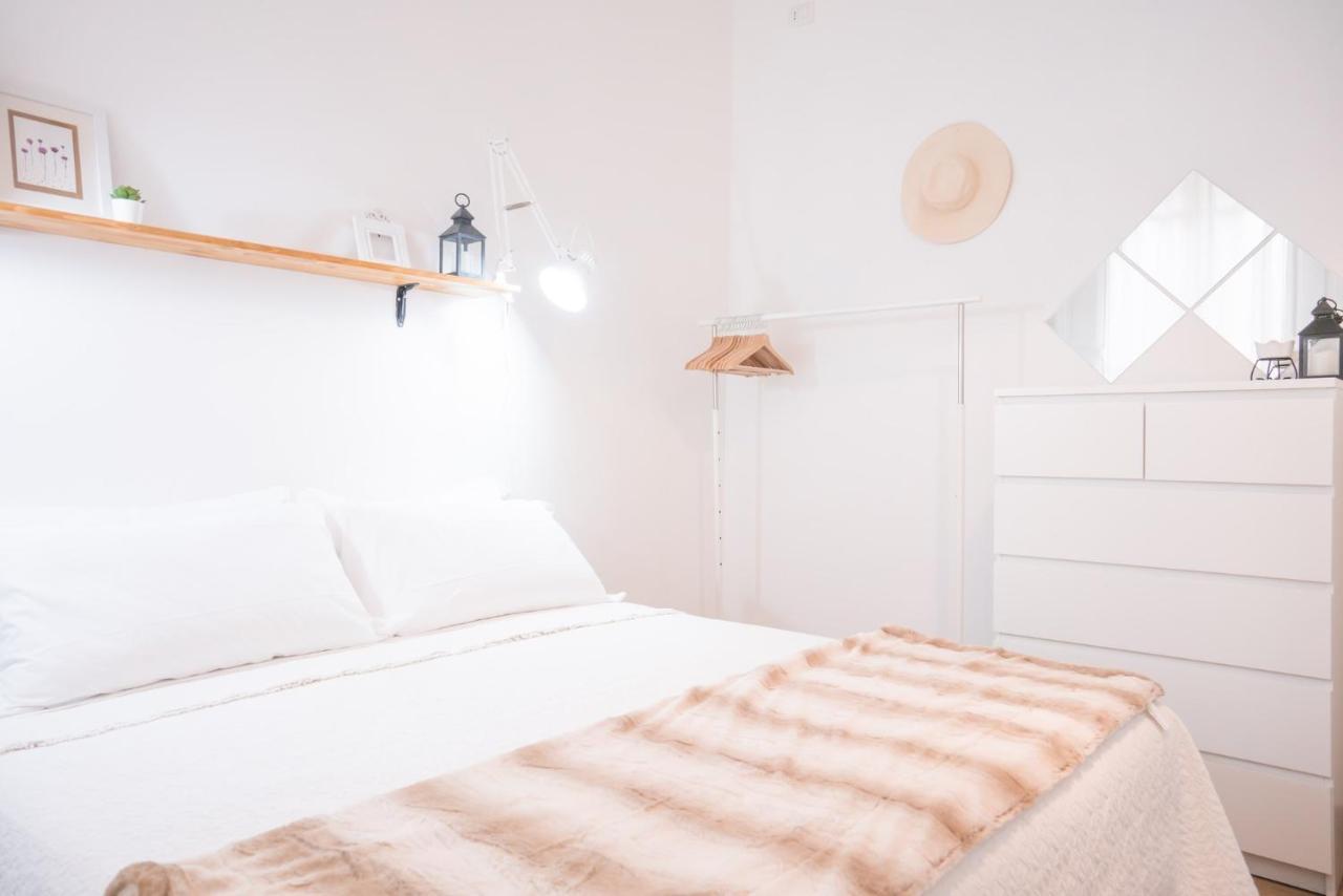 Minimalist Chic A Villanova 3Bdr - 2Bth - Wifi カリアリ エクステリア 写真